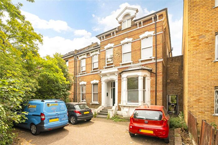 2 Bedroom Flat To Rent In Amhurst Park, London, N16