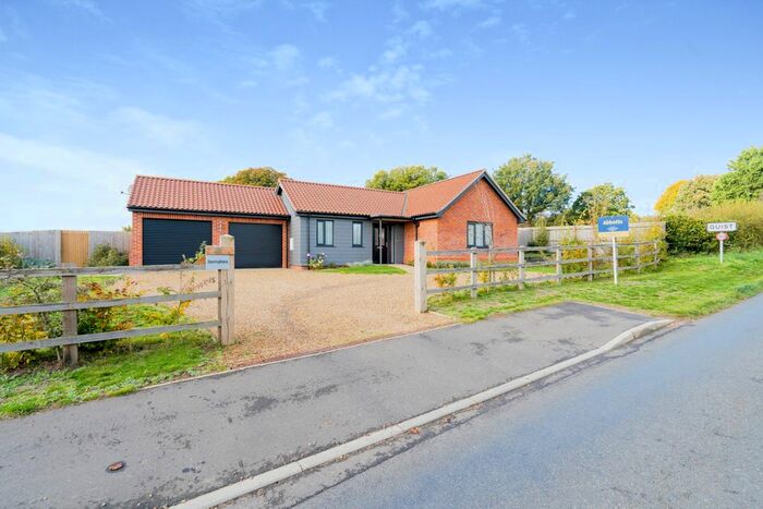3 Bedroom Bungalow For Sale In Bridge Road, Guist, Dereham, NR20