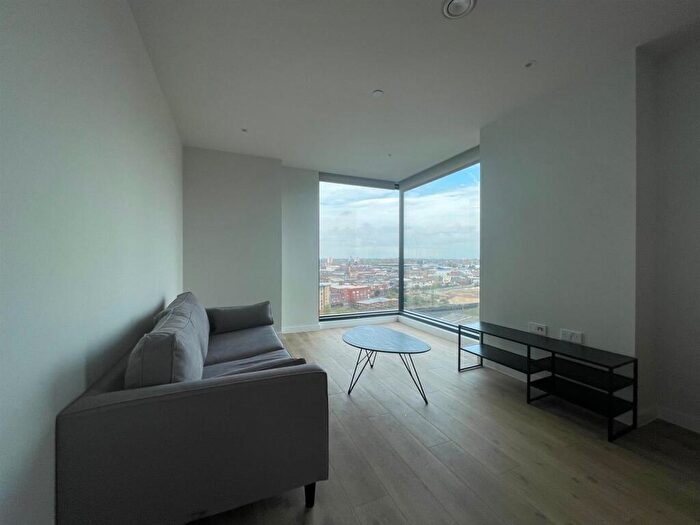 2 Bedroom Apartment To Rent In Meadowside, Angel Meadows Manchester, M4