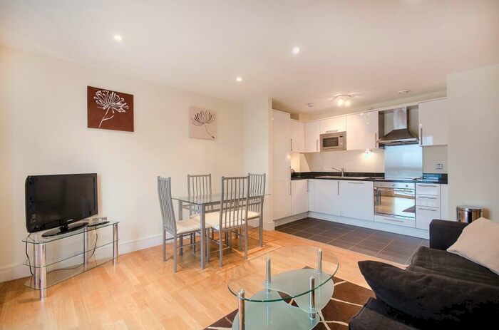 1 Bedroom Flat To Rent In Wharfside Point South, Prestons Road, E14