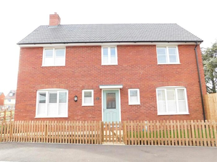 4 Bedroom Detached House To Rent In New Road, Clifton, Shefford, SG17