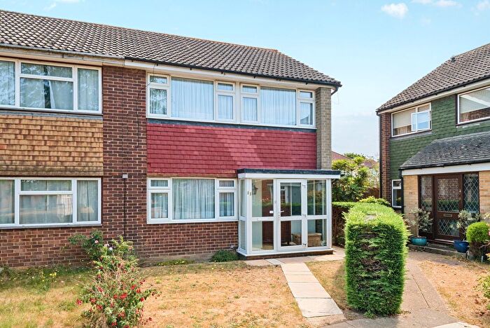 3 Bedroom Detached House For Sale In Haslett Road, Shepperton, TW17