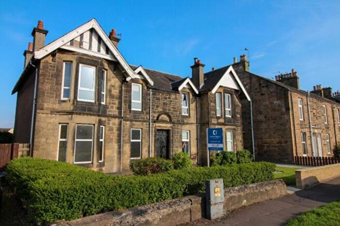 2 Bedroom Flat To Rent In South Lumley Street, Grangemouth, FK3