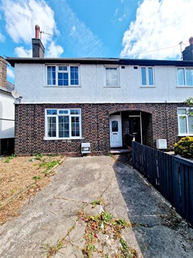 4 Bedroom Semi-Detached House To Rent In Lidiard Road, London, SW18