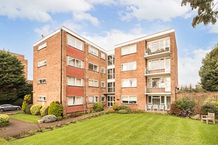 2 Bedroom Flat To Rent In Perivale Lane, Perivale, Greenford, UB6