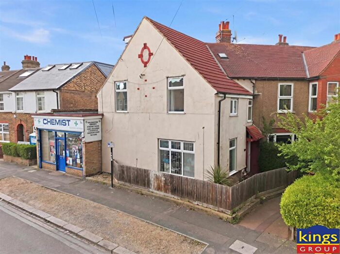 4 Bedroom End Of Terrace House For Sale In Rushbrook Crescent, London, E17