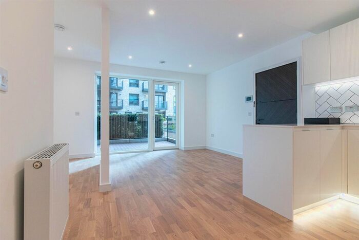 Studio To Rent In Arber House, Greenleaf Walk, Southall, UB1