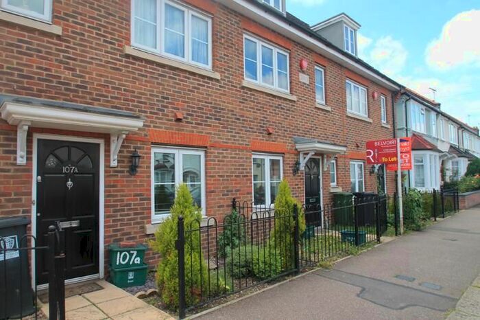 3 Bedroom Terraced House To Rent In Queens Avenue, Watford, WD18