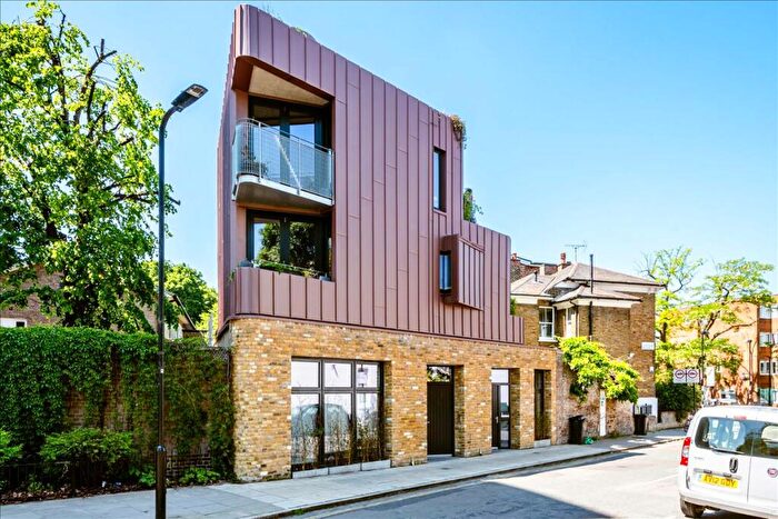 2 Bedroom Apartment To Rent In London Fields West Side, London Fields, E8