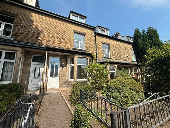 4 Bedroom Terraced House For Sale In Moorhead Lane, Shipley, BD18