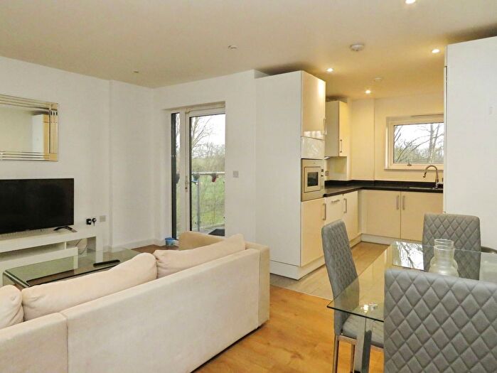 2 Bedroom Flat To Rent In Talbot Close, Mitcham, CR4