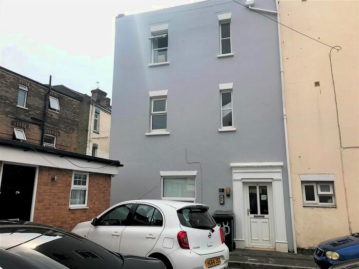 1 Bedroom Flat To Rent In South View Place, Bournemouth, BH2