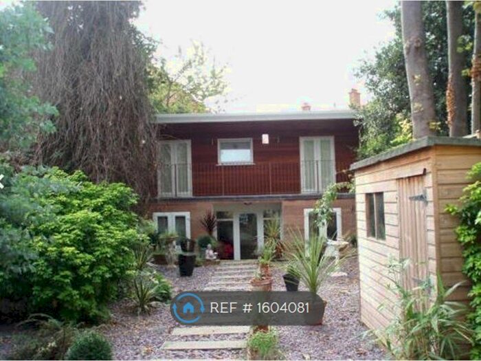 1 Bedroom Detached House To Rent In Goldhawk Road, London, W12