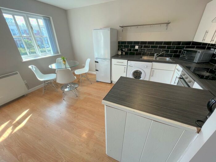 2 Bedroom Flat To Rent In St Andrew Street, L3