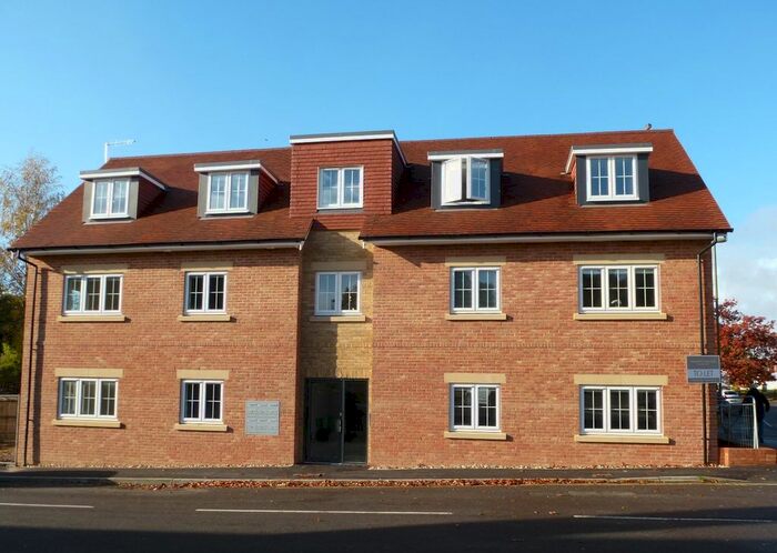 1 Bedroom Flat To Rent In Lion Mead, Haslemere GU27