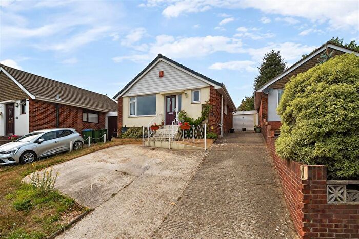2 Bedroom Bungalow For Sale In Alfriston Gardens, Southampton, SO19