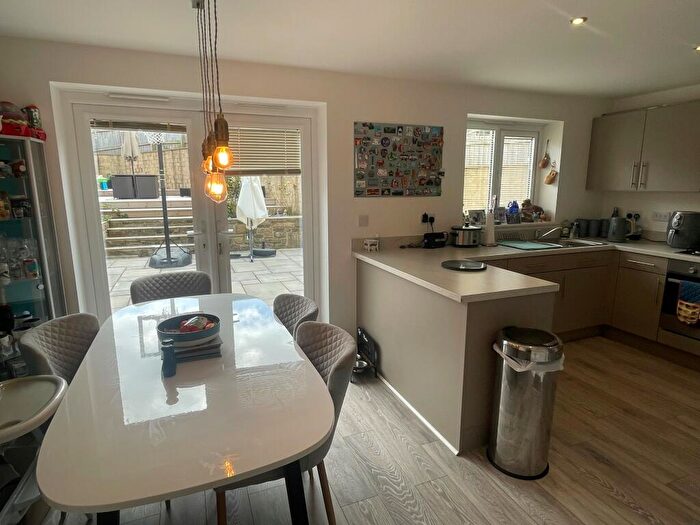 3 Bedroom Detached House To Rent In Knott Mount, Colne, BB8