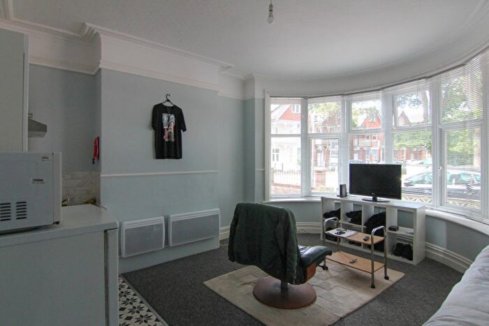 7 Bedroom Terraced House For Sale In Churchill Road, Bournemouth, BH1