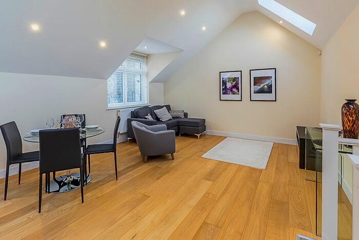 3 Bedroom Mews House To Rent In Elfrida Close, South Woodford, Essex, IG8