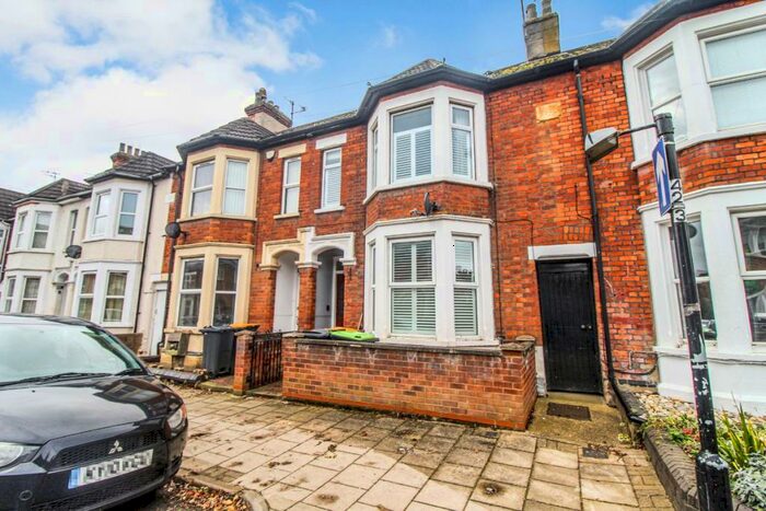 3 Bedroom Terraced House To Rent In Gladstone Street, Bedford, MK41