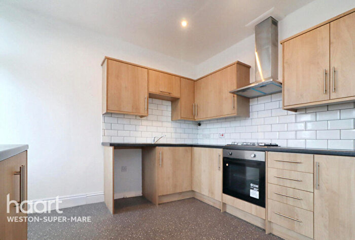 2 Bedroom Flat For Sale In Charlton Road, Weston-Super-Mare, BS23