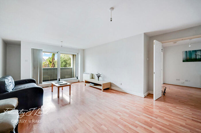 2 Bedroom Apartment To Rent In Lowestoft Mews, London, E16