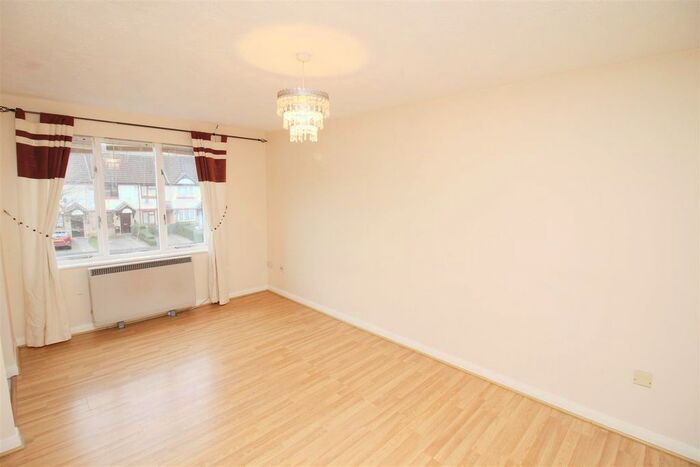 1 Bedroom Maisonette To Rent In Pimpernel Grove, Walnut Tree, Milton Keynes, MK7