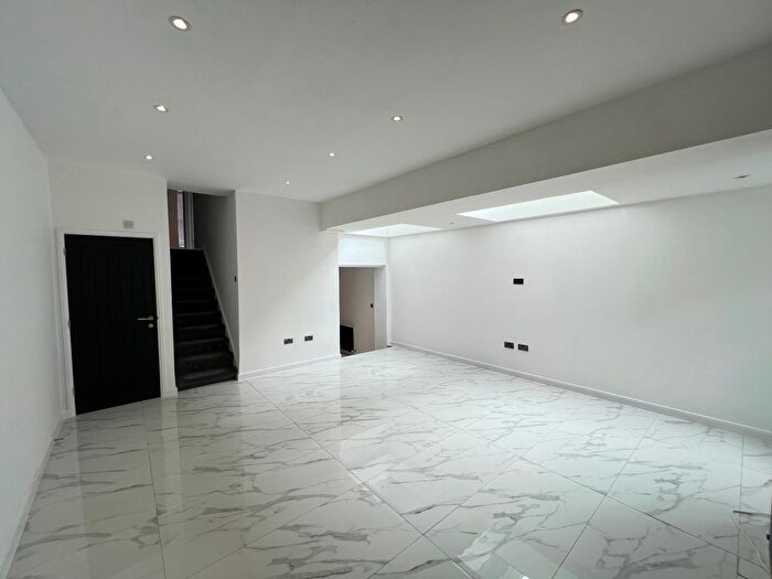 3 Bedroom Maisonette To Rent In Palmerston Crescent, London, N13