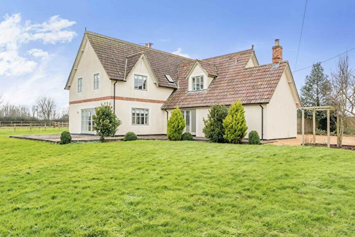 5 Bedroom Detached House For Sale In Wood Street, Clyffe Pypard, SN4