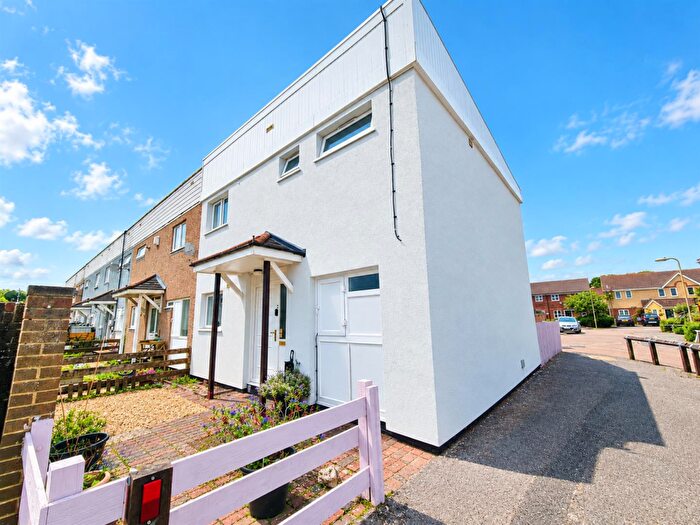 2 Bedroom End Of Terrace House For Sale In Howe Road, Gosport, PO13