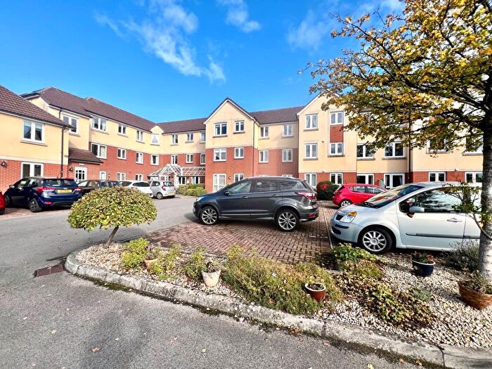 1 Bedroom Flat For Sale In Penn Court, Calne, SN11