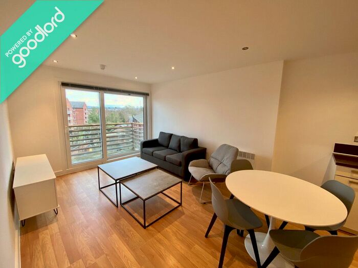 3 Bedroom Flat To Rent In Rusholme Place, Manchester, M14