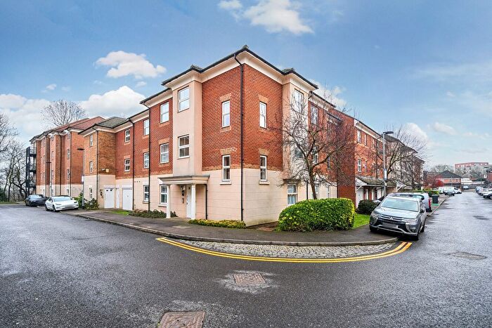 2 Bedroom Flat For Sale In Coppetts Road, Muswell Hill, N10