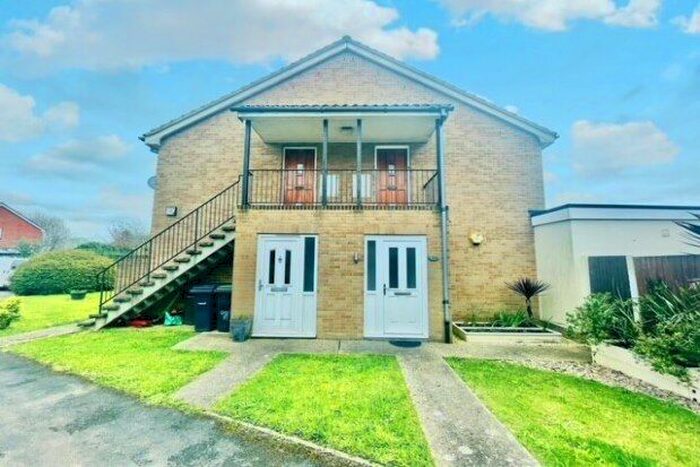 Studio To Rent In Osprey Gardens, Lee-On-The-Solent, PO13