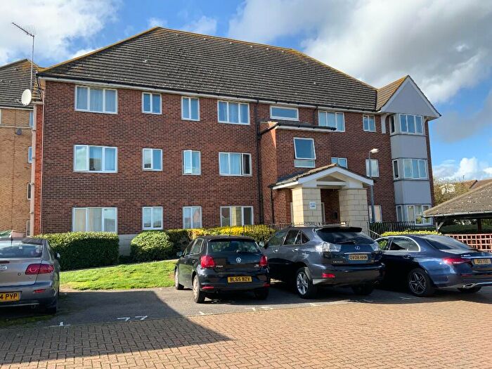 2 Bedroom Flat To Rent In St. Leonards Close, Grays, Essex, RM17