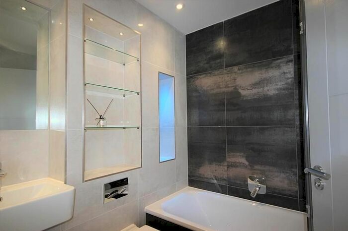 2 Bedroom Flat To Rent In Ealing Green, London, W5