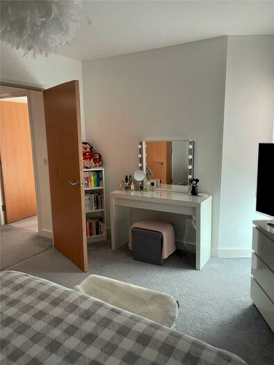 2 Bedroom Flat To Rent In The Point, London, IG2