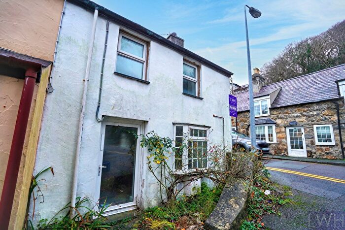 2 Bedroom Property For Sale In Baptist Square, Pwllheli, LL53