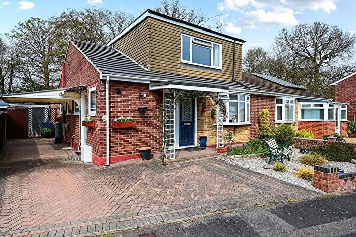 3 Bedroom Semi-Detached House For Sale In Beech Drive, Blackwater, GU17