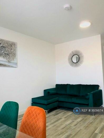 3 Bedroom Flat To Rent In Crescent Road, London, N22