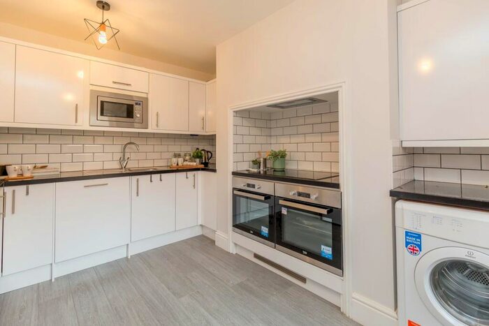 Studio To Rent In Weedon Road, Northampton, NN5