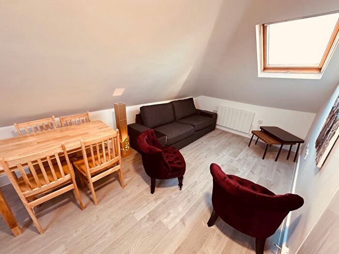 2 Bedroom Flat To Rent In Belmont Road, London, N15