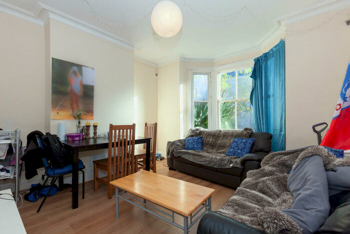 6 Bedroom Terraced House To Rent In Bullingdon Road, Oxford, OX4