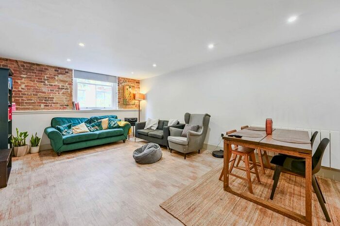 3 Bedroom End Of Terrace House To Rent In Major Draper Street, Woolwich Riverside, London, SE18