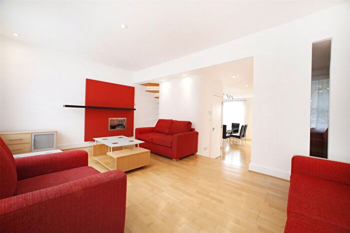3 Bedroom Flat To Rent In Beaufort Gardens, Knightsbridge, London, SW3