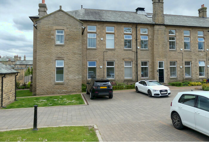 2 Bedroom Apartment To Rent In Arkendale Court, Melbeck Close, Menston, LS29