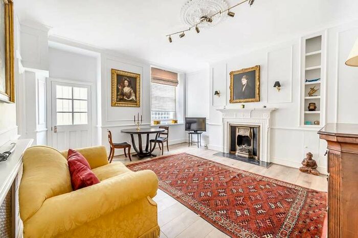 2 Bedroom Flat To Rent In Queens Gate Terrace, South Kensington, SW7