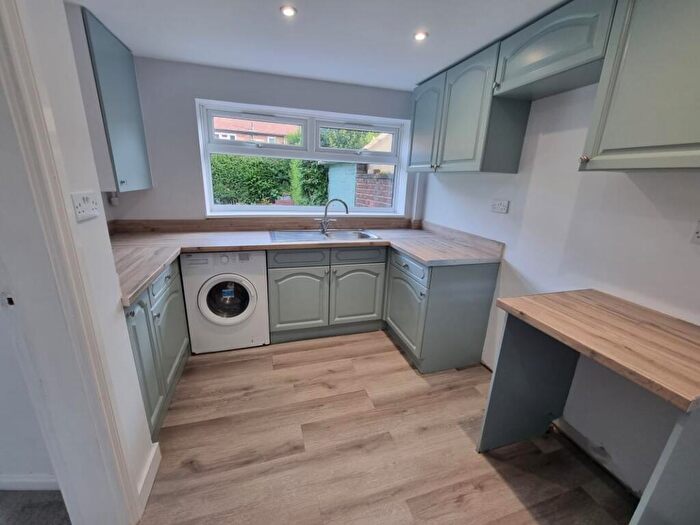3 Bedroom Terraced House For Sale In Hallcroft, Manchester, M31