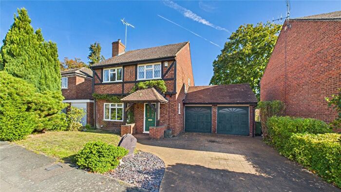 4 Bedroom Detached House For Sale In Windlesham, Surrey, GU20