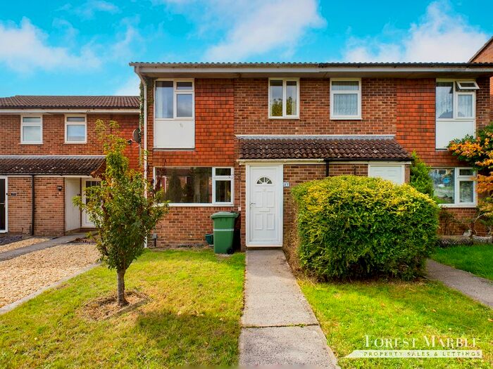 3 Bedroom Terraced House To Rent In Waverley Close, Frome, BA11